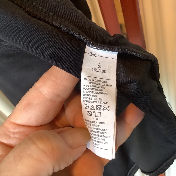 Old Navy Black Ribbed Textured One Piece Swimsuit Size Large - Picture 7 of 8